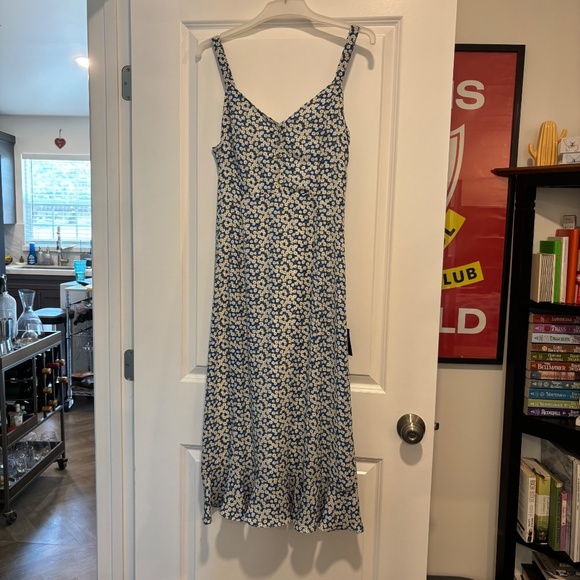 NWT Lulus Darling Daisies Blue Floral Print Midi Dress - Size M - Picture 3 of 12